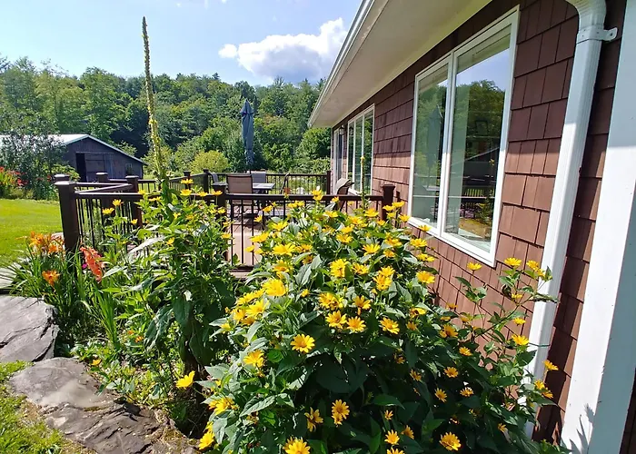 Spacious Country Retreat Close To Town And Nature, Sylvana Farm Vt