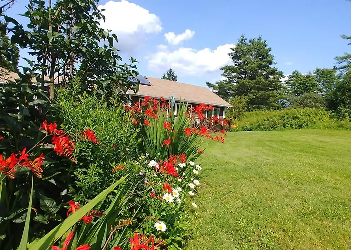 Spacious Country Retreat Close To Town And Nature, Sylvana Farm Vt